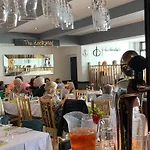 Marina Metro Ξενοδοχείο