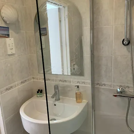 Hotel Marina Metro Saint Helier