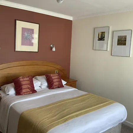 Marina Metro Hotel 3*