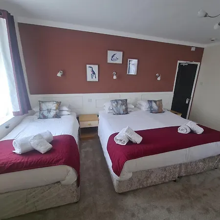 Marina Metro Hotel 3*