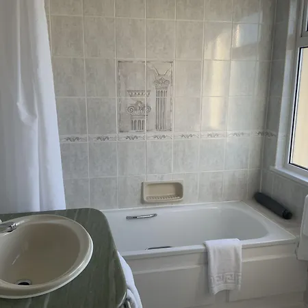 Marina Metro Otel 3*