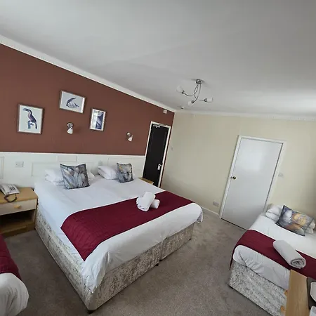 Marina Metro Hotel 3*