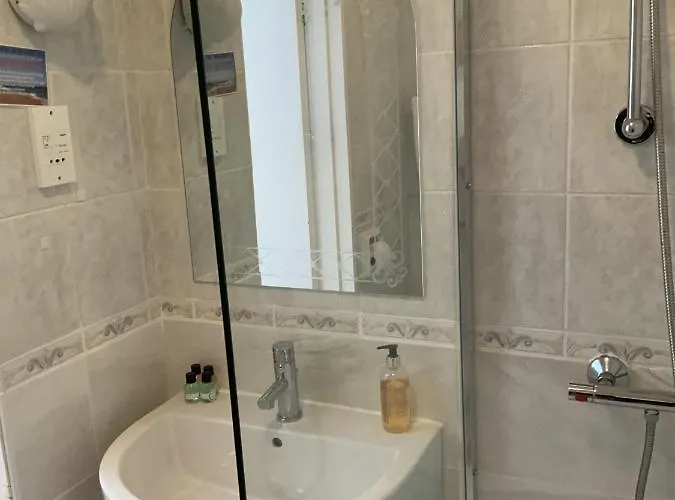 Hotel Marina Metro Saint Helier