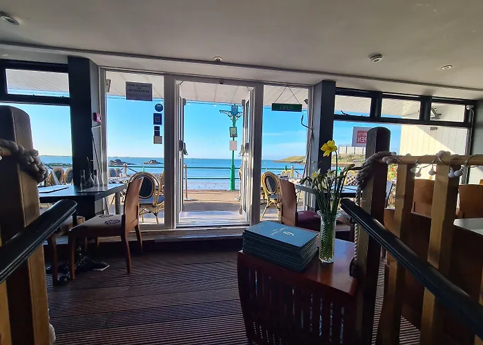 Marina Metro فندق 3*