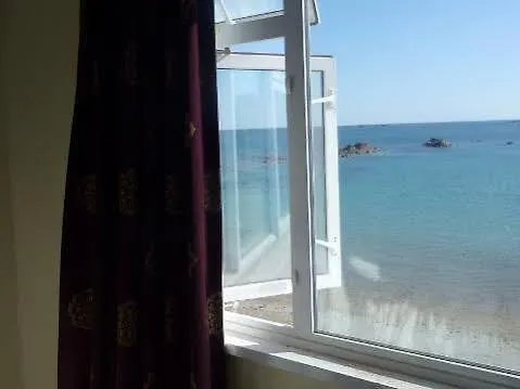 Marina Metro فندق