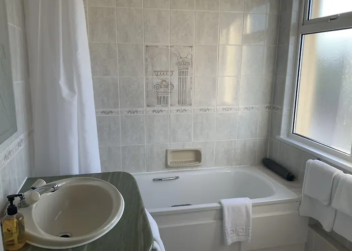 Marina Metro Hotel 3*