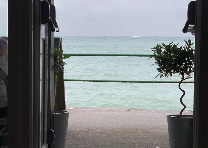 Hotel Marina Metro 3*